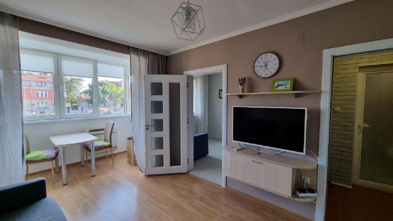 Apartment Violet Varna Esterno foto